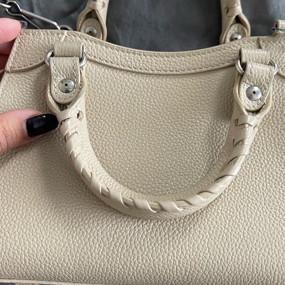 Balenciaga Neo Classic mini in cream - Picture 7 of 16